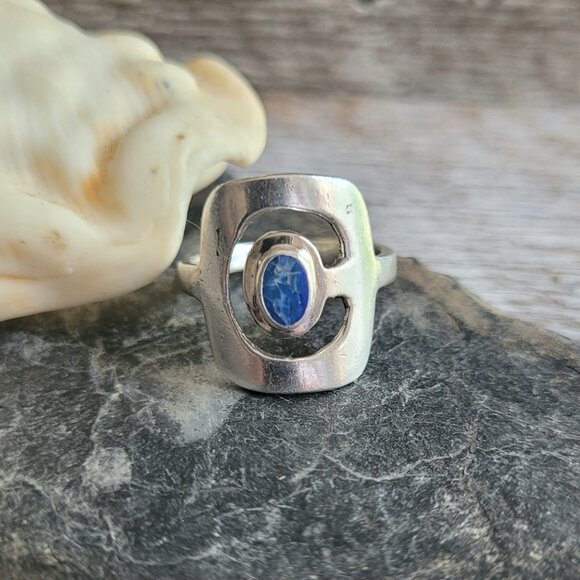 Vintage Sterling Silver and Sodalite Ring - Picture 4 of 6